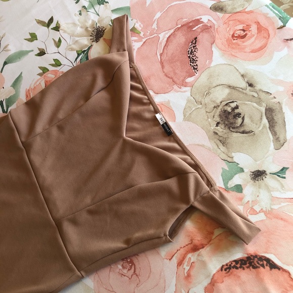 Taliyah Off The Shoulder Dress - Picture 6 of 10